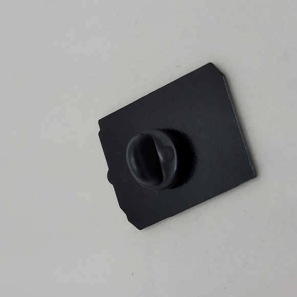 Pin: Vending Machine - Picture 3 of 4